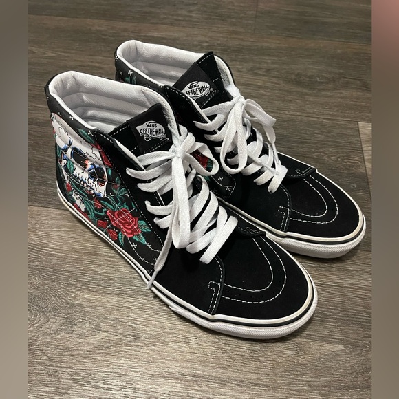 Sk8-Hi Rose Skulls Vans - Picture 1 of 4